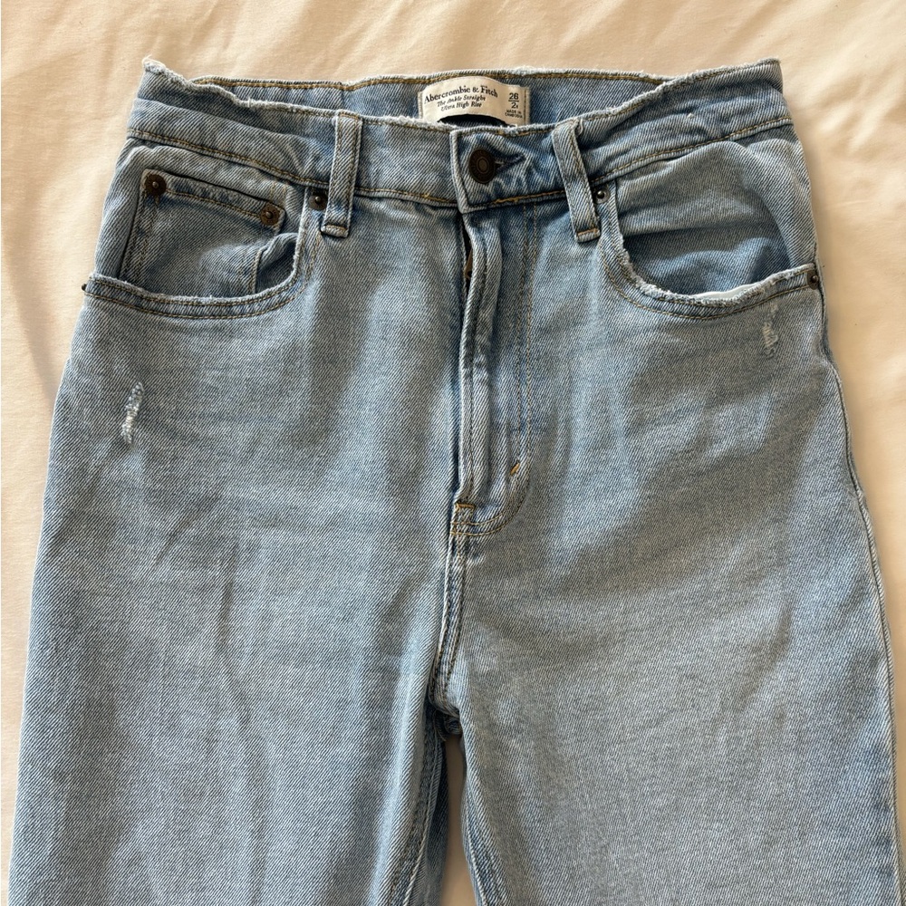Abercrombie and Fitch The ankle straight Ulta high rise jeans size 26. 2R